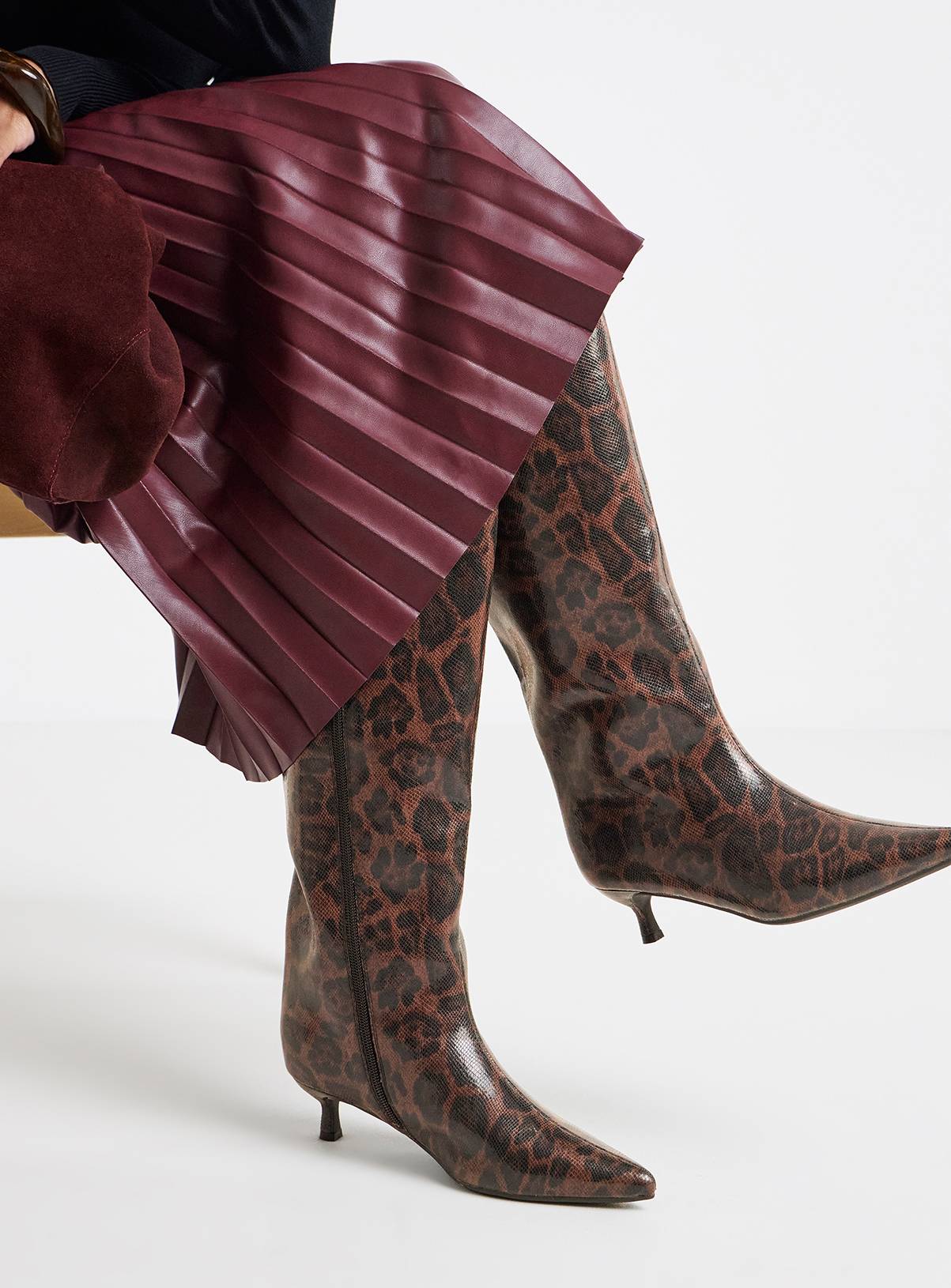 SIMPLY BE Kitten Heel Straight Boots Extra Wide Fit 5 - Image 1